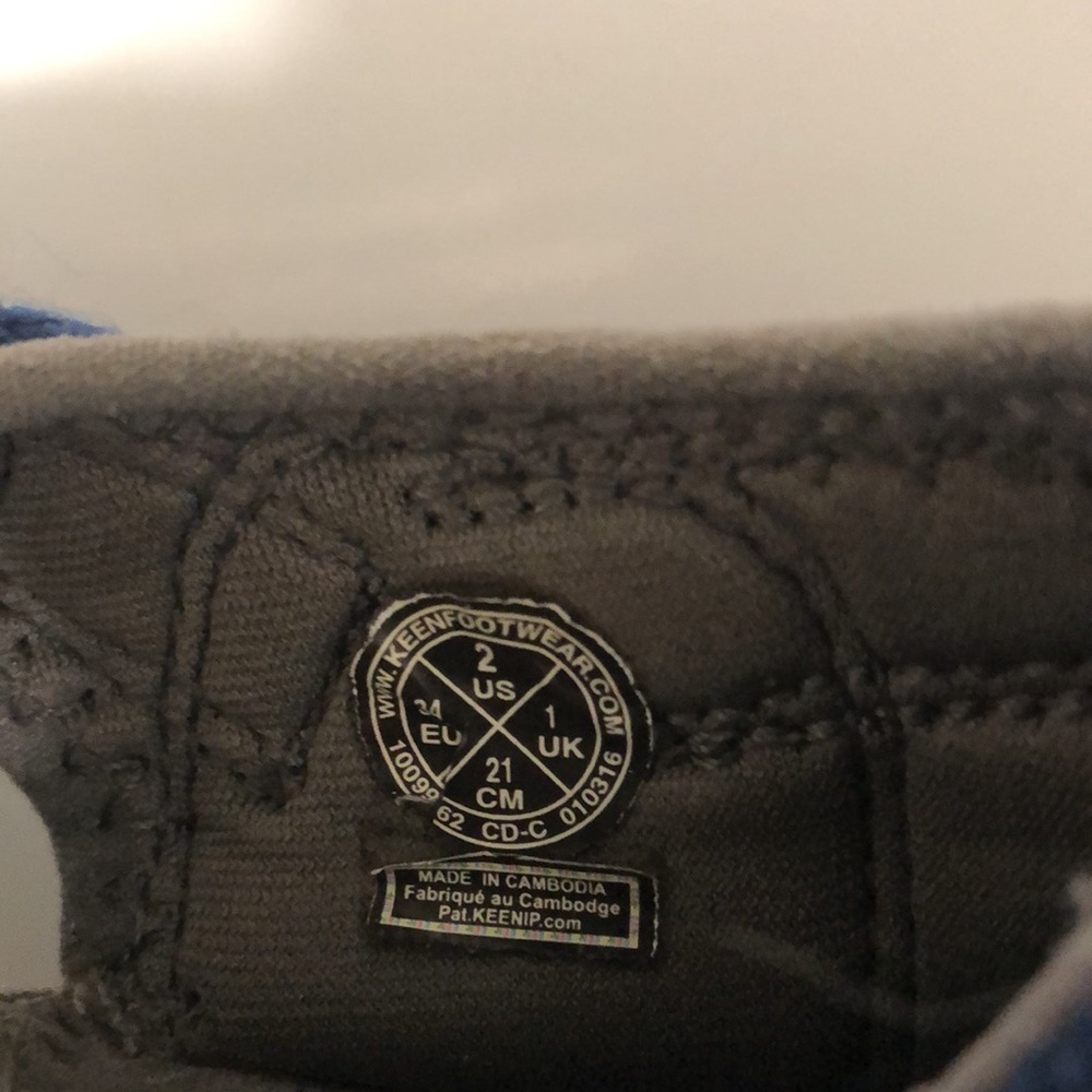 Keen waterproof sandals in navy blue and grey - Picture 7 of 9